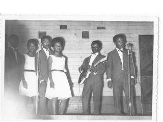 Juillet 1962, spectacle au Tranompokonolona d'Analakely à Antananarivo