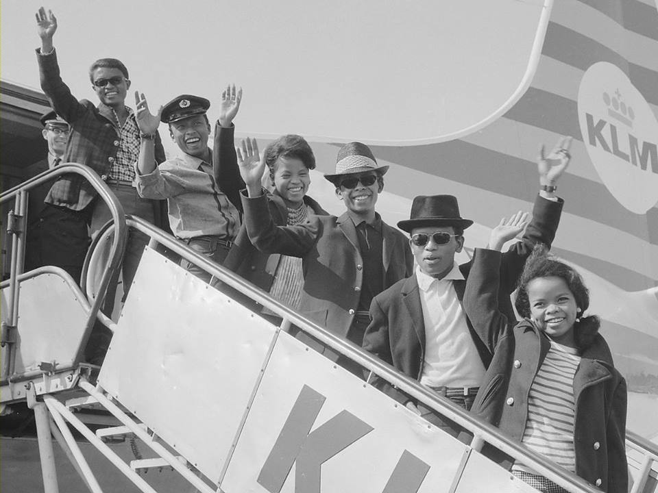 Les Surfs Arrivée à l'aéroport de Shiphol Amsterdsam